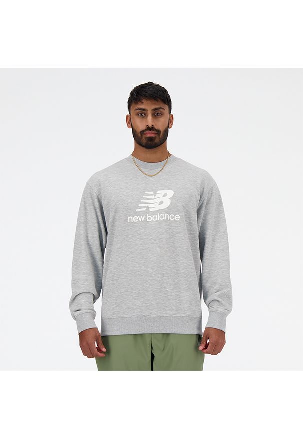 Bluza męska New Balance MT41500AG – szara. Typ kołnierza: bez kaptura. Kolor: szary. Materiał: poliester, bawełna. Wzór: napisy