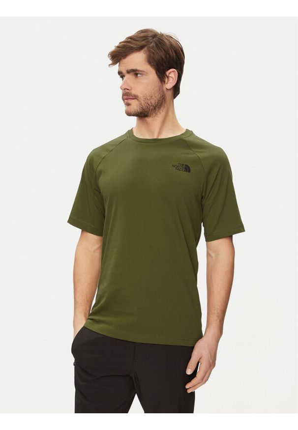 The North Face T-Shirt NF0A87NU Zielony Regular Fit. Kolor: zielony. Materiał: bawełna
