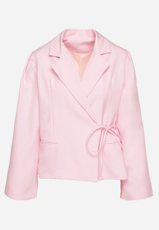 Born2be - Różowa Marynarka z Szerokimi Rękawami i Asymetrycznym Wiązaniem Sanessia. Kolor: różowy. Materiał: jeans. Styl: elegancki
