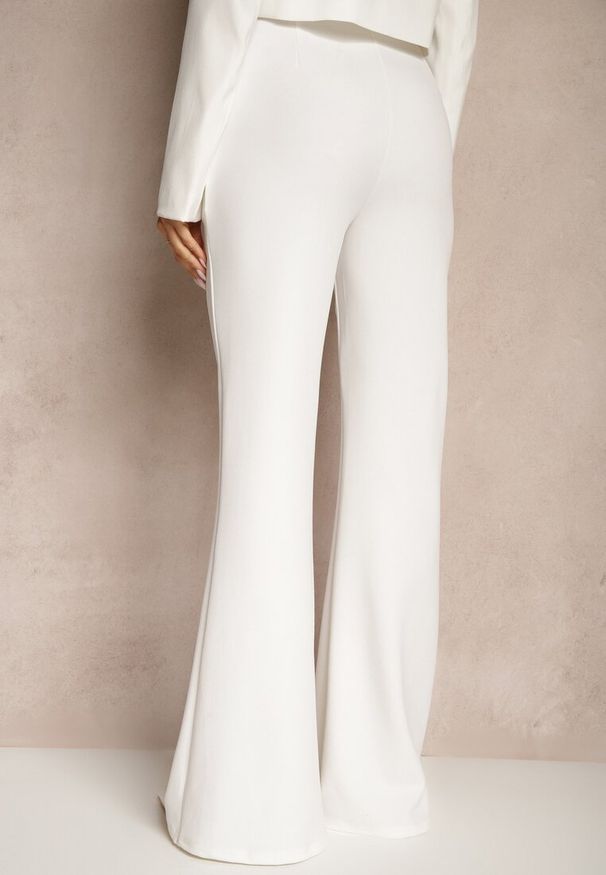 Renee - Białe Spodnie High Waist Dzwony z Wiskozą Blazza. Okazja: na co dzień. Stan: podwyższony. Kolor: biały. Materiał: wiskoza. Sezon: wiosna. Styl: casual