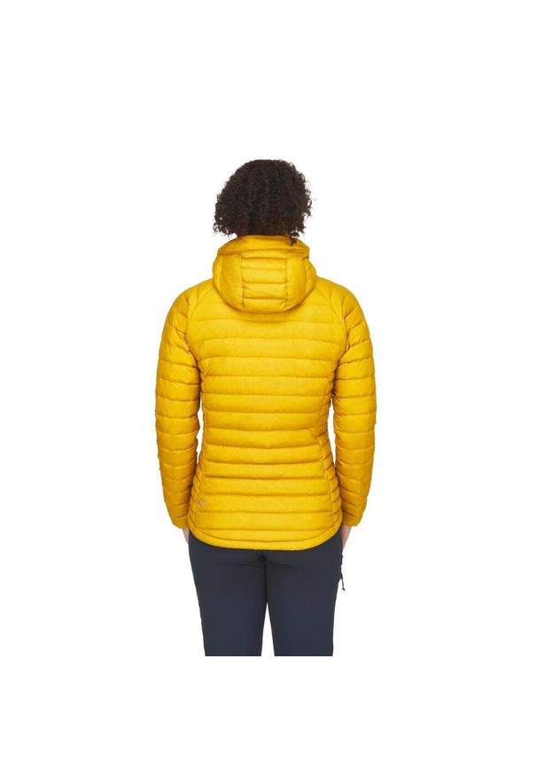 Kurtka puchowa damska Rab Microlight Alpine Jacket z kapturem. Typ kołnierza: kaptur. Kolor: żółty, biały, wielokolorowy, beżowy. Materiał: puch