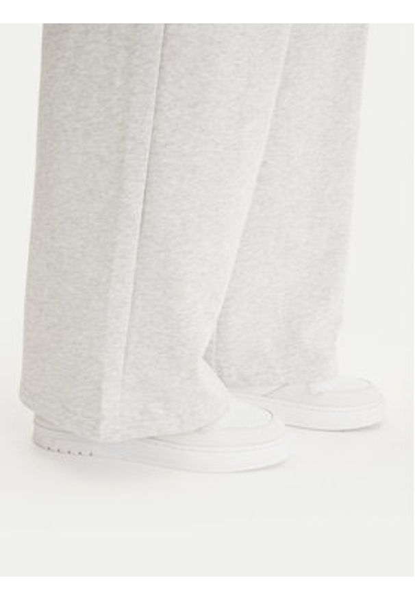 TOMMY HILFIGER - Tommy Hilfiger Spodnie dresowe UW0UW06180 Szary Wide Leg. Kolor: szary. Materiał: bawełna