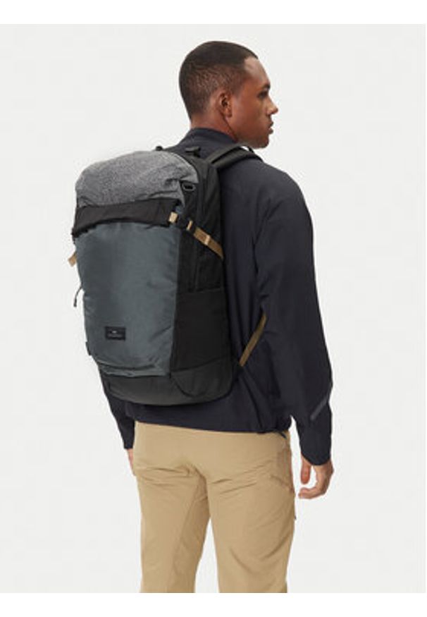 Doughnut Plecak Astir Large Shield D260L-SH-0003-F Szary. Kolor: szary. Materiał: materiał