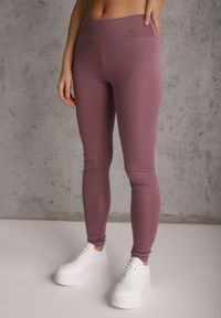 Renee - Fioletowe Legginsy Basic z Modelującą Wstawką w Pasie Liacan. Okazja: na co dzień. Kolor: fioletowy. Długość: krótkie. Styl: casual #6