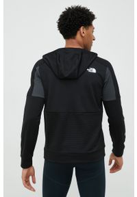 The North Face bluza sportowa Mountain Essentials męska kolor czarny z kapturem gładka. Typ kołnierza: kaptur. Kolor: czarny. Materiał: materiał. Wzór: gładki. Styl: sportowy #3