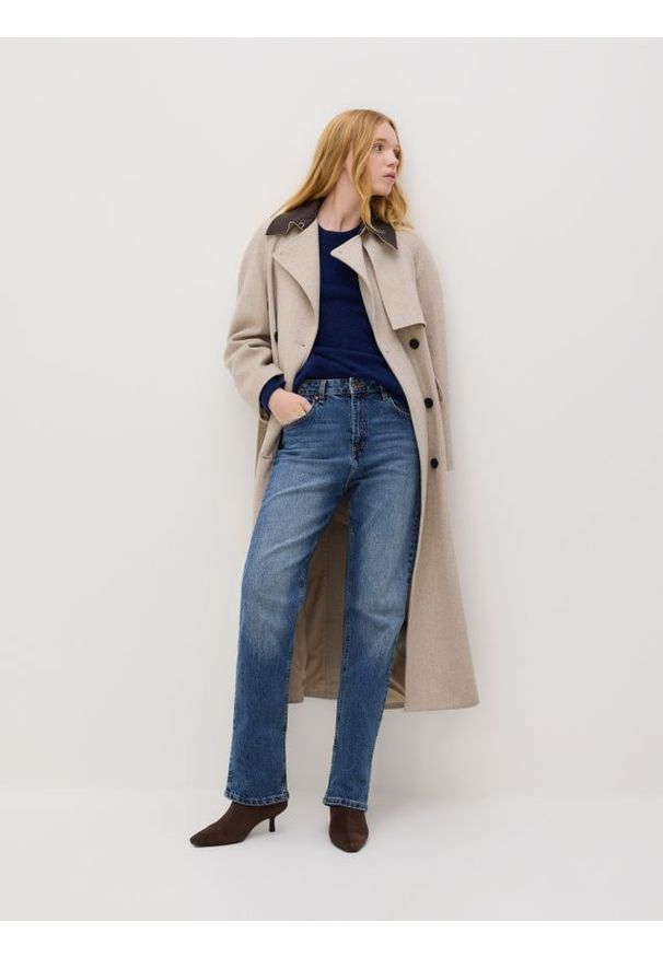 Reserved - Jeansy straight leg - granatowy. Kolor: niebieski