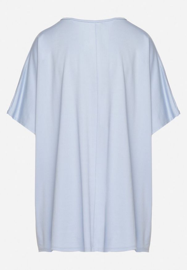Born2be - Jasnoniebieski T-shirt z Wiskozą o Kroju Nietoperza Liosma. Okazja: na co dzień. Typ kołnierza: dekolt w serek. Kolor: niebieski. Materiał: wiskoza. Styl: klasyczny, casual