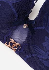 Born2be - Granatowy Biustonosz z Koronką i Metaliczną Ozdobą Valzedia. Kolor: niebieski. Materiał: koronka. Wzór: aplikacja, koronka #3