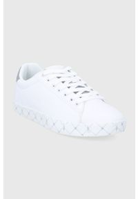 Trussardi Jeans - Trussardi buty kolor biały. Nosek buta: okrągły. Zapięcie: sznurówki. Kolor: biały. Obcas: na obcasie. Wysokość obcasa: niski