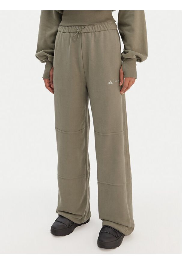 Adidas - adidas Spodnie dresowe JM1099 Zielony Regular Fit. Kolor: zielony. Materiał: bawełna
