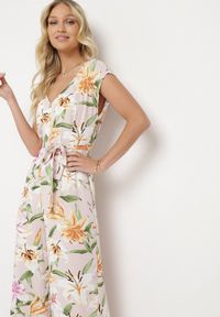 Born2be - Jasnoróżowy Kombinezon Arola. Kolor: różowy. Materiał: materiał, tkanina. Długość rękawa: na ramiączkach. Długość: długie. Wzór: aplikacja #5