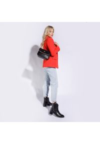 Wittchen - Damska torebka z dwóch rodzajów skór z kieszenią w klapie. Kolor: czarny. Wzór: aplikacja, paski. Materiał: skórzane. Styl: elegancki #4