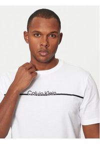 Calvin Klein T-Shirt K10K113802 Biały Regular Fit. Kolor: biały. Materiał: bawełna