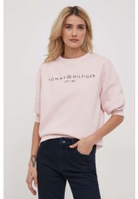 TOMMY HILFIGER - Tommy Hilfiger bluza damska kolor różowy. Kolor: różowy. Materiał: bawełna. Wzór: nadruk. Styl: klasyczny