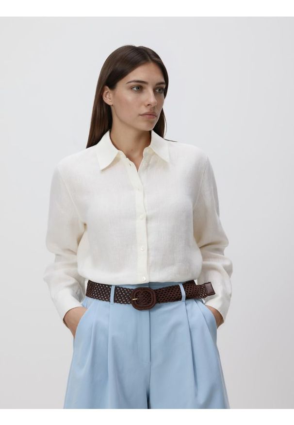 Reserved - Szorty z plecionym paskiem - jasnoniebieski. Kolor: niebieski. Materiał: wiskoza, tkanina