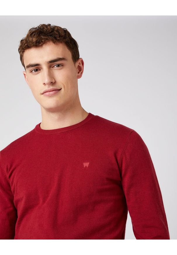 Wrangler - WRANGLER CREW KNIT MĘSKI SWETER KLASYCZNY BIKING RED W8A02PX2G 112141656. Materiał: denim. Styl: klasyczny