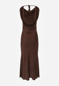 Renee - Brązowa Sukienka Slip Dress z Dekoltem Woda i Wiązaniem z Tyłu Atintina. Typ kołnierza: dekolt woda. Kolor: brązowy. Długość rękawa: na ramiączkach. Styl: elegancki #5