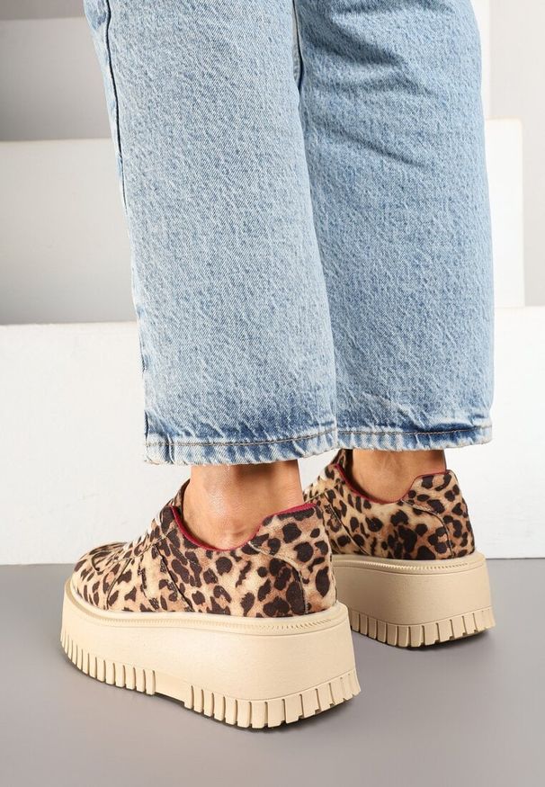 Renee - Panterkowe Sneakersy Typu Tenisówki na Żłobionej Platformie Lorreia. Materiał: jeans. Obcas: na platformie