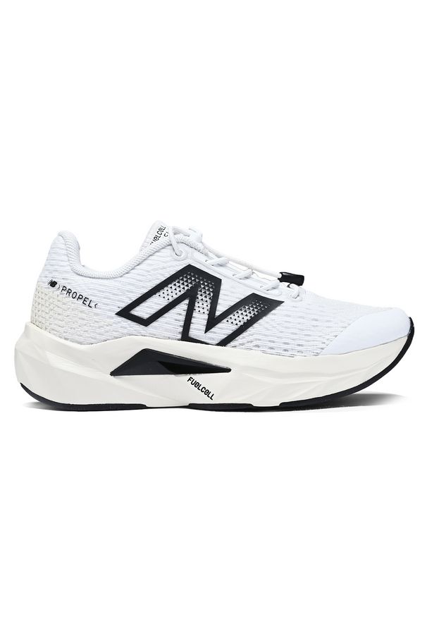 Buty dziecięce New Balance FuelCell Propel v5 PAFCPRC5 – białe. Kolor: biały. Materiał: guma, syntetyk. Szerokość cholewki: normalna. Sport: bieganie