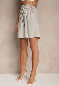 Renee - Szare Szorty z Wiskozy High Waist Ozdobione Paskiem Lumilirae. Okazja: na co dzień. Stan: podwyższony. Kolor: szary. Materiał: wiskoza. Wzór: aplikacja. Sezon: lato. Styl: elegancki, casual