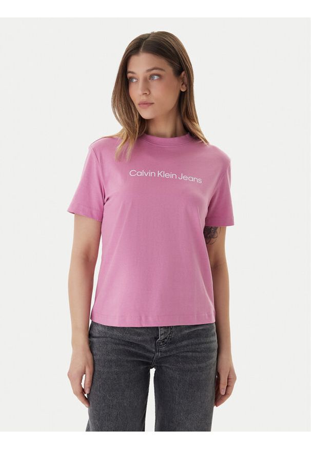 Calvin Klein Jeans T-Shirt LV047C912G Różowy Regular Fit. Kolor: różowy. Materiał: bawełna