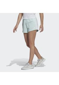 Krótki Kobieta Adidas En Essentials 3Stripes (Coupe Ample) niebieski. Kolor: zielony, biały, wielokolorowy. Długość: krótkie. Sport: fitness