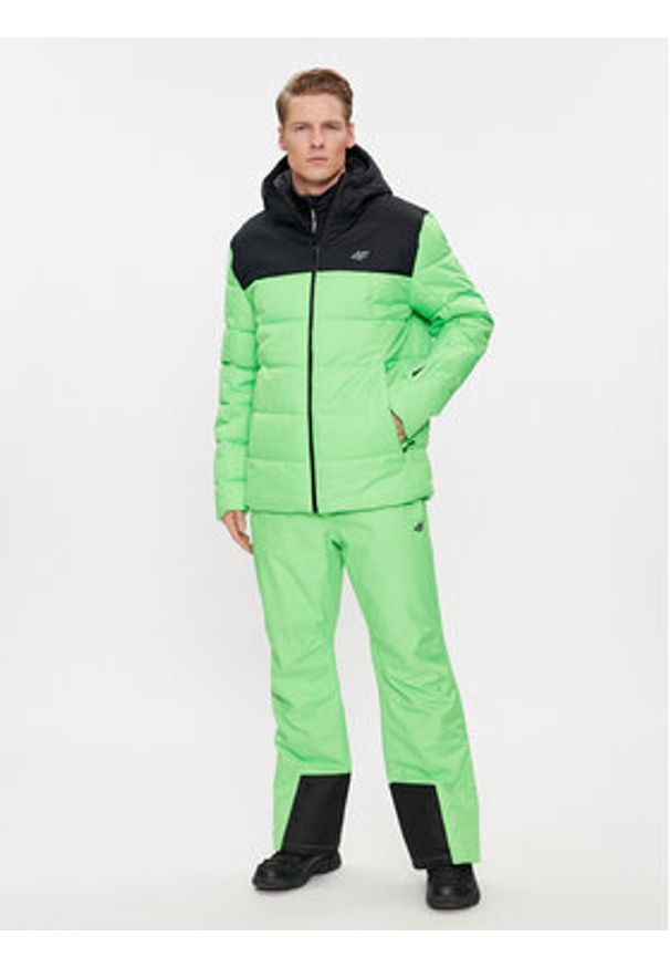 4f - 4F Spodnie narciarskie 4FAW23TFTRM361 Zielony Regular Fit. Kolor: zielony. Materiał: syntetyk. Sport: narciarstwo
