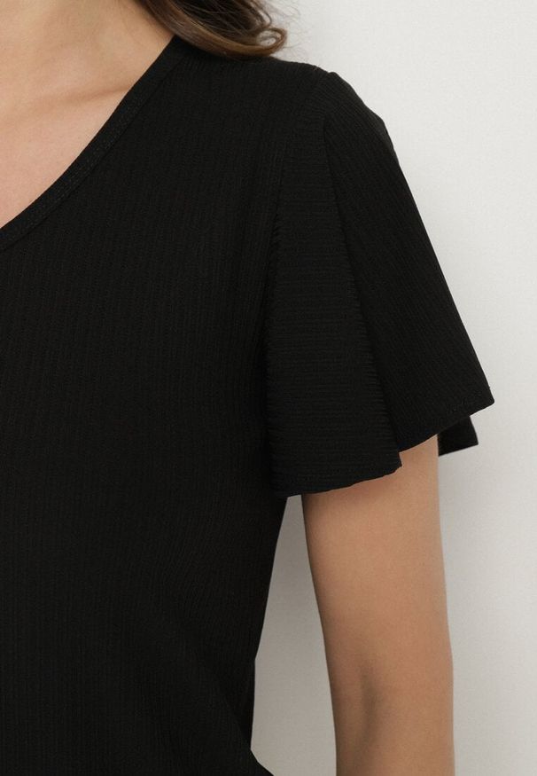 Born2be - Czarna Bluzka z Szerokimi Rękawami Sunevia. Okazja: na co dzień. Typ kołnierza: dekolt w kształcie V. Kolor: czarny. Materiał: jeans. Styl: elegancki, casual