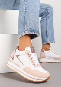 Renee - Różowo-Białe Sneakersy na Niskiej Platformie ze Wstawkami Brokatowymi Gwenoa. Kolor: różowy. Obcas: na platformie