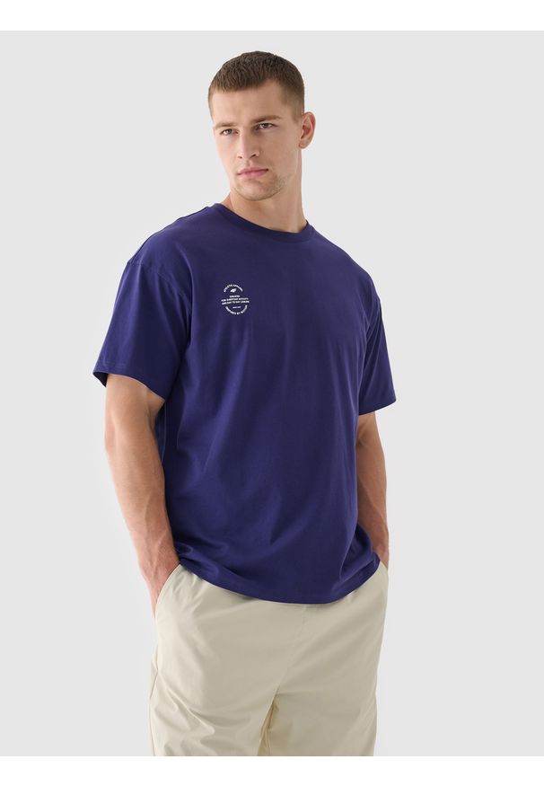 4f - 4F T-shirt oversize gładki uniseks - granatowy S. Okazja: na co dzień. Kolor: niebieski. Materiał: bawełna, jersey, dzianina. Długość rękawa: krótki rękaw. Długość: krótkie. Wzór: gładki. Styl: sportowy, klasyczny, casual