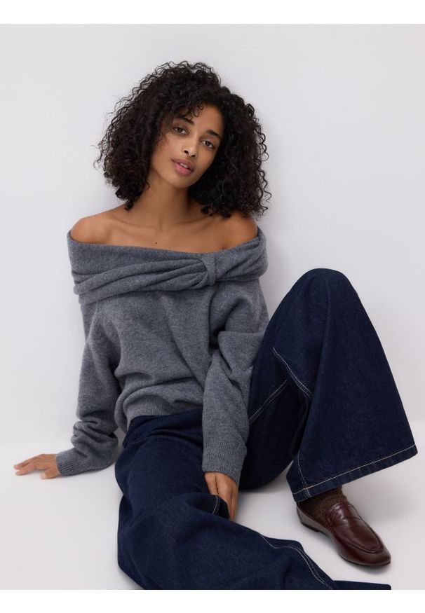 Reserved - Sweter z kołnierzem - ciemnoszary. Kolor: szary. Materiał: dzianina, wełna