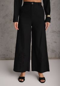 Renee - Czarny Boho Komplet z Bawełną Koszula i Spodnie z Ażurowymi Zdobieniami Runesa. Kolor: czarny. Materiał: bawełna. Wzór: ażurowy, aplikacja #6