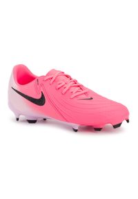 Buty piłkarskie Nike Phantom GX II Academy FG/MG. Kolor: różowy. Sport: piłka nożna