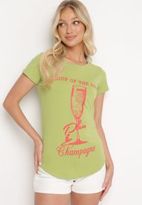 Born2be - Jasnozielony Klasyczny T-shirt z Bawełny Ozdobiony Nadrukiem Getantia. Okazja: na co dzień. Kolor: zielony. Materiał: bawełna. Wzór: nadruk, aplikacja. Styl: klasyczny #6