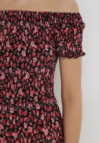 Born2be - Czerwono-Czarna Sukienka z Wiskozy Cheri. Typ kołnierza: dekolt hiszpanka. Kolor: czerwony. Materiał: wiskoza. Wzór: kwiaty. Sezon: lato. Typ sukienki: rozkloszowane. Długość: maxi #2