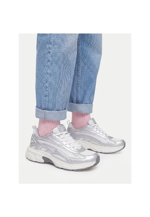 Sneakersy Reebok. Kolor: biały