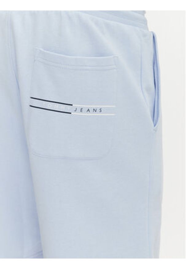 Tommy Jeans Szorty sportowe Entry GraphicDM0DM21369 Błękitny Regular Fit. Kolor: niebieski. Materiał: bawełna. Styl: sportowy