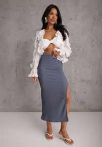 Renee - Niebieska Teksturowana Spódnica Ołówkowa z Rozcięciem z Boku Piremilia. Okazja: na spacer, na co dzień. Kolor: niebieski. Materiał: tkanina. Styl: elegancki, casual #1