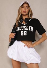 Renee - Czarny T-shirt z Bawełny Ozdobiony Napisem Lireline. Okazja: na co dzień. Kolor: czarny. Materiał: bawełna. Wzór: napisy, aplikacja. Styl: klasyczny, elegancki, casual #4