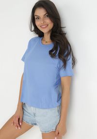 Born2be - Niebieski T-shirt Malifa. Kolor: niebieski. Materiał: dzianina, jersey, bawełna. Styl: klasyczny, elegancki
