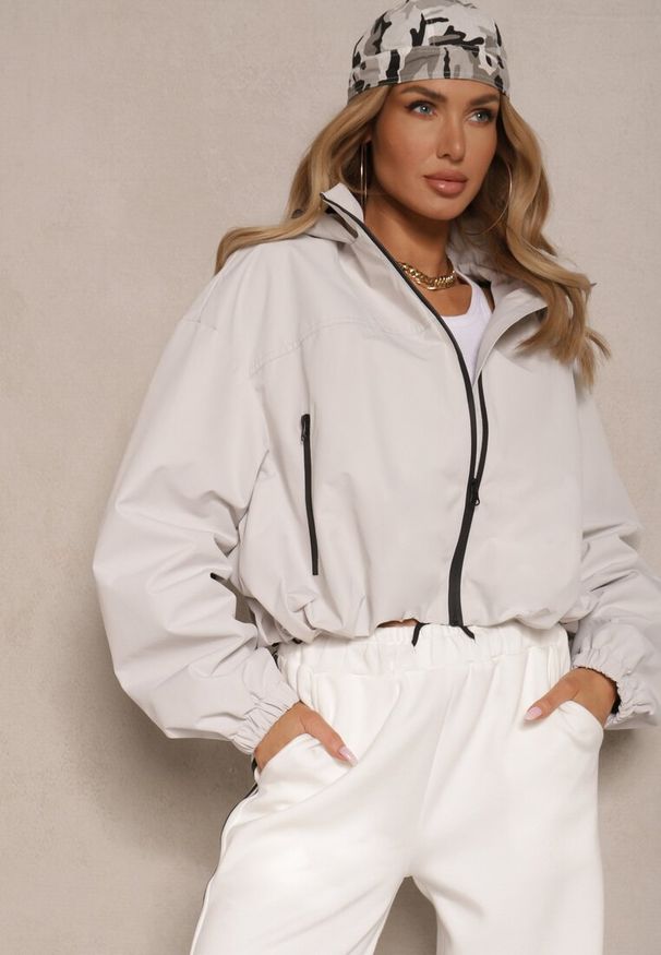 Renee - Biała Kurtka w Stylu Streetwear z Kapturem Oversize Nativiona. Okazja: na co dzień. Typ kołnierza: kaptur. Kolor: biały. Materiał: jeans. Styl: casual