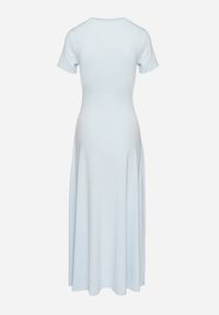 Born2be - Jasnoniebieska Sukienka o Taliowanym Kroju z Krótkim Rękawem Liravise. Okazja: na co dzień. Kolor: niebieski. Długość rękawa: krótki rękaw. Sezon: wiosna, lato. Typ sukienki: rozkloszowane. Styl: klasyczny, casual, elegancki #3