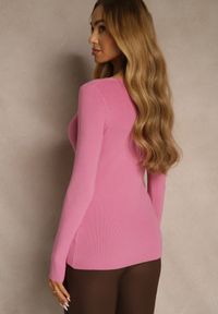 Renee - Różowy Sweter o Taliowanym Kroju z Nieregularnym Dekoltem w V Fenalissa. Okazja: na co dzień. Kolor: różowy. Długość: krótkie. Sezon: zima, jesień. Styl: casual #5