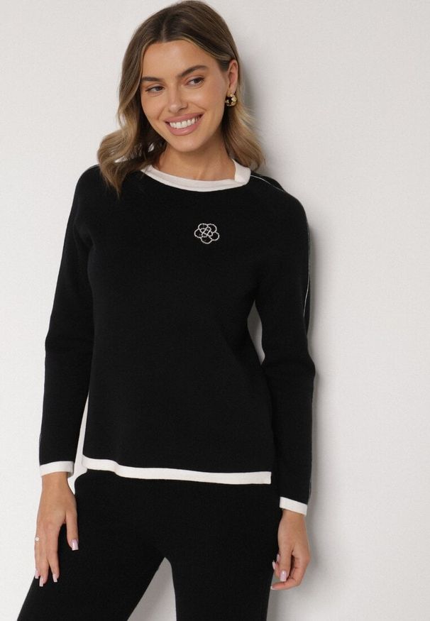 Born2be - Czarny Sweter Ozdobiony Paskami i Aplikacją Tusanne. Okazja: na co dzień. Kolor: czarny. Materiał: jeans. Wzór: aplikacja. Styl: casual, elegancki