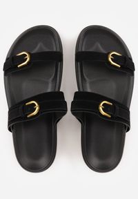 Renee - Czarne Klapki Ozdobione Metalicznymi Klamrami Zelivra. Kolor: czarny. Wzór: aplikacja. Sezon: lato. Styl: boho, elegancki #8