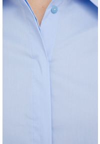 Pennyblack koszula damska slim z kołnierzykiem klasycznym. Typ kołnierza: kołnierzyk klasyczny. Kolor: niebieski. Materiał: tkanina. Wzór: gładki. Styl: klasyczny