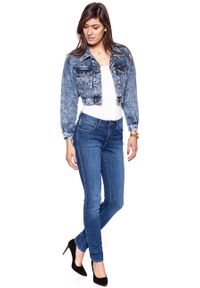 Wrangler - DAMSKA KURTKA JEANSOWA WRANGLER CROPPED JACKET RISKY BUSINESS W421GF25G. Okazja: na co dzień. Kolor: niebieski. Materiał: jeans. Styl: casual #7