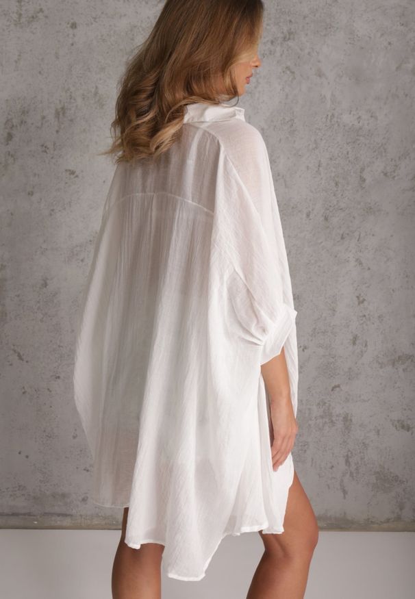 Renee - Biała Nietoperzowa Koszula na Lato ze Zwiewnej Bawełny o Kroju Oversize Caeilla. Kolor: biały. Materiał: bawełna. Sezon: lato. Styl: elegancki, wakacyjny, klasyczny
