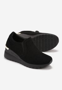 Born2be - Czarne Sneakersy Minnis. Nosek buta: okrągły. Kolor: czarny. Obcas: na koturnie. Wysokość obcasa: średni #6
