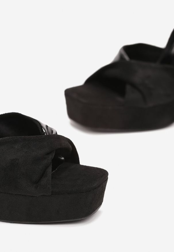 Renee - Czarne Sandały na Wysokim Słupku i Platformie z Ozdobnym Paskiem Rupina. Zapięcie: pasek. Kolor: czarny. Obcas: na platformie